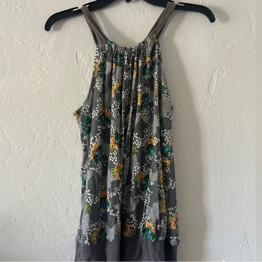 Floral Gray Sleeveless Blouse